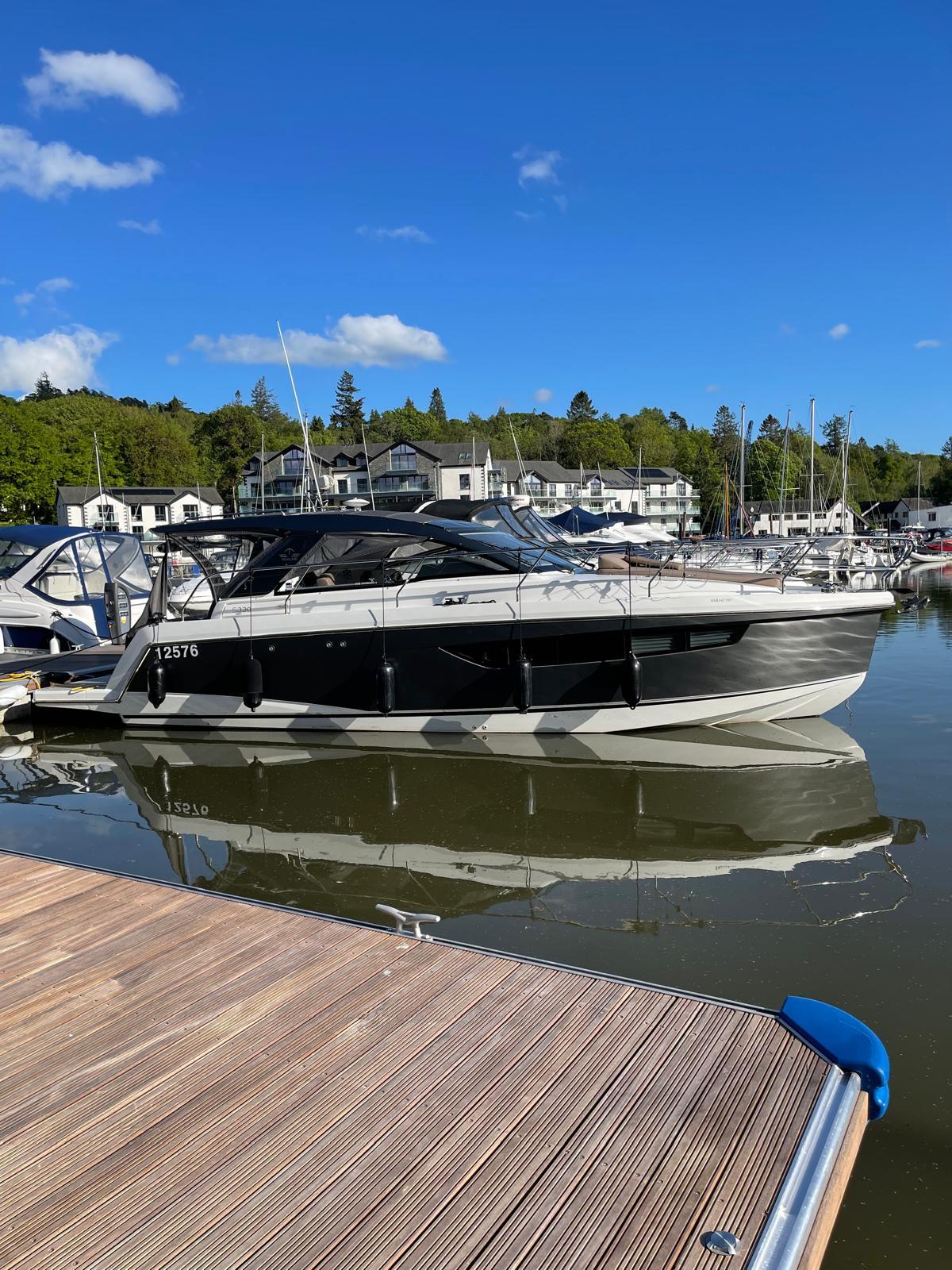 Sealine S330