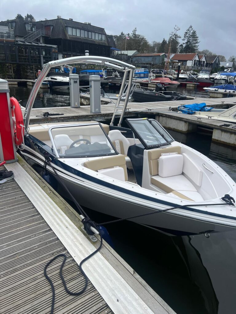 2017 Glastron GT 185 image 3