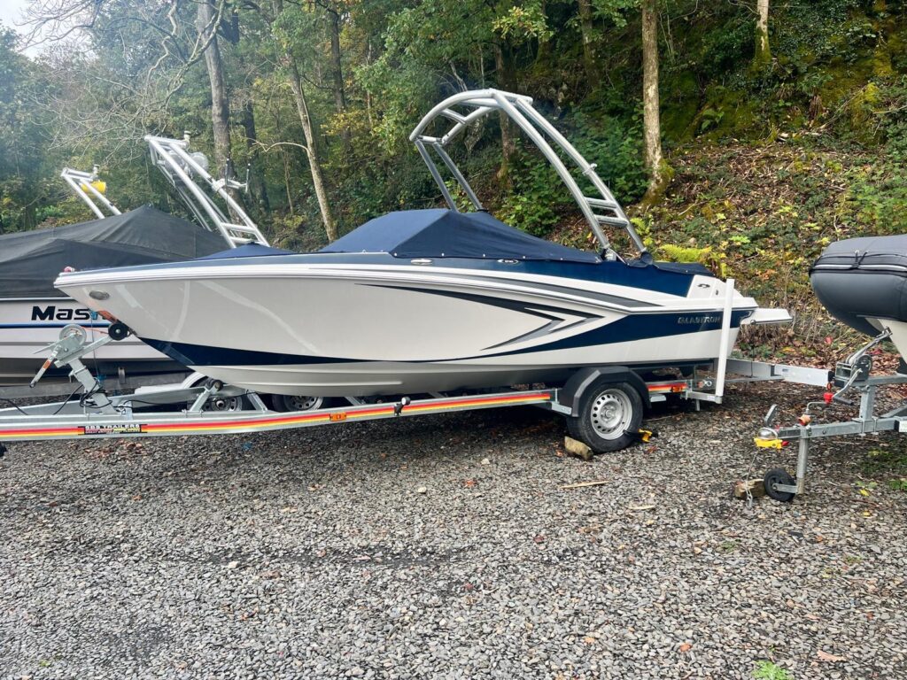 2017 Glastron GT 185 image 2