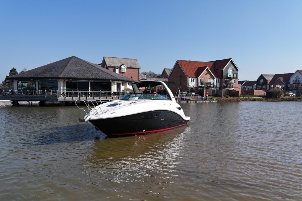 2022 Sea Ray 265 Sundancer image 4