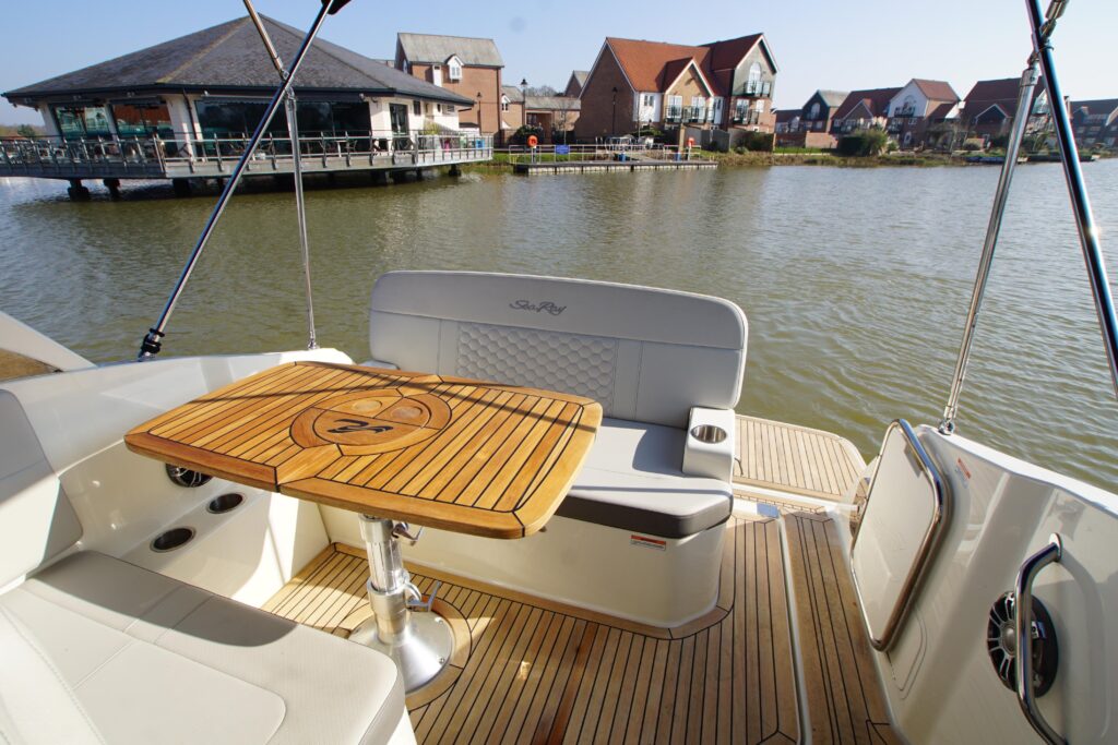 2022 Sea Ray 265 Sundancer image 11