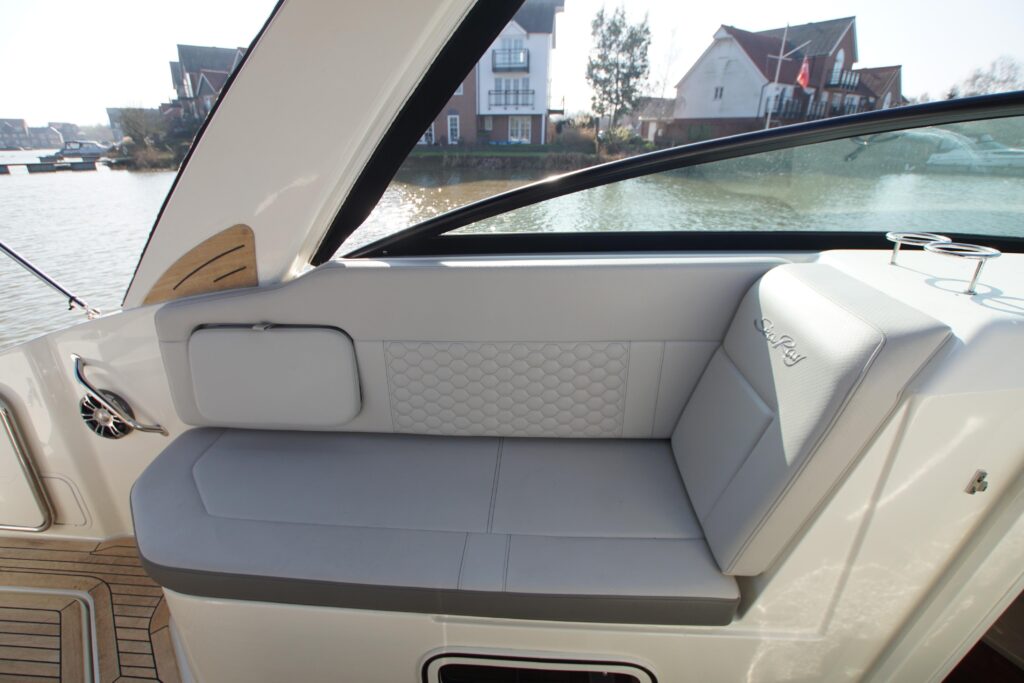 2022 Sea Ray 265 Sundancer image 15