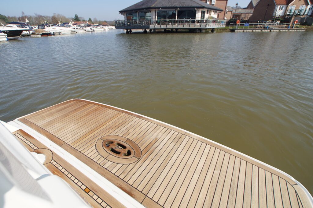 2022 Sea Ray 265 Sundancer image 9