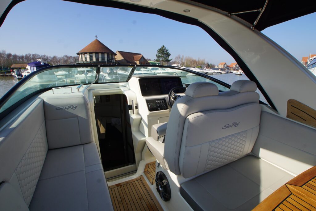2022 Sea Ray 265 Sundancer image 10