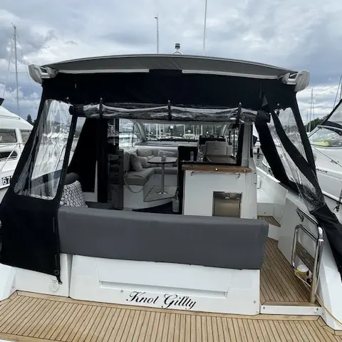 2019 Sealine C330 image 10