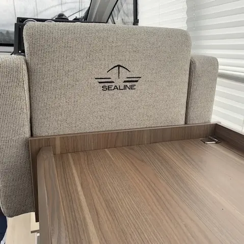 2019 Sealine C330 image 12