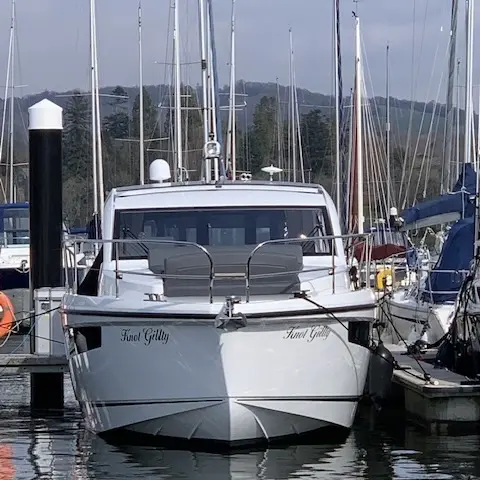 2019 Sealine C330 image 6
